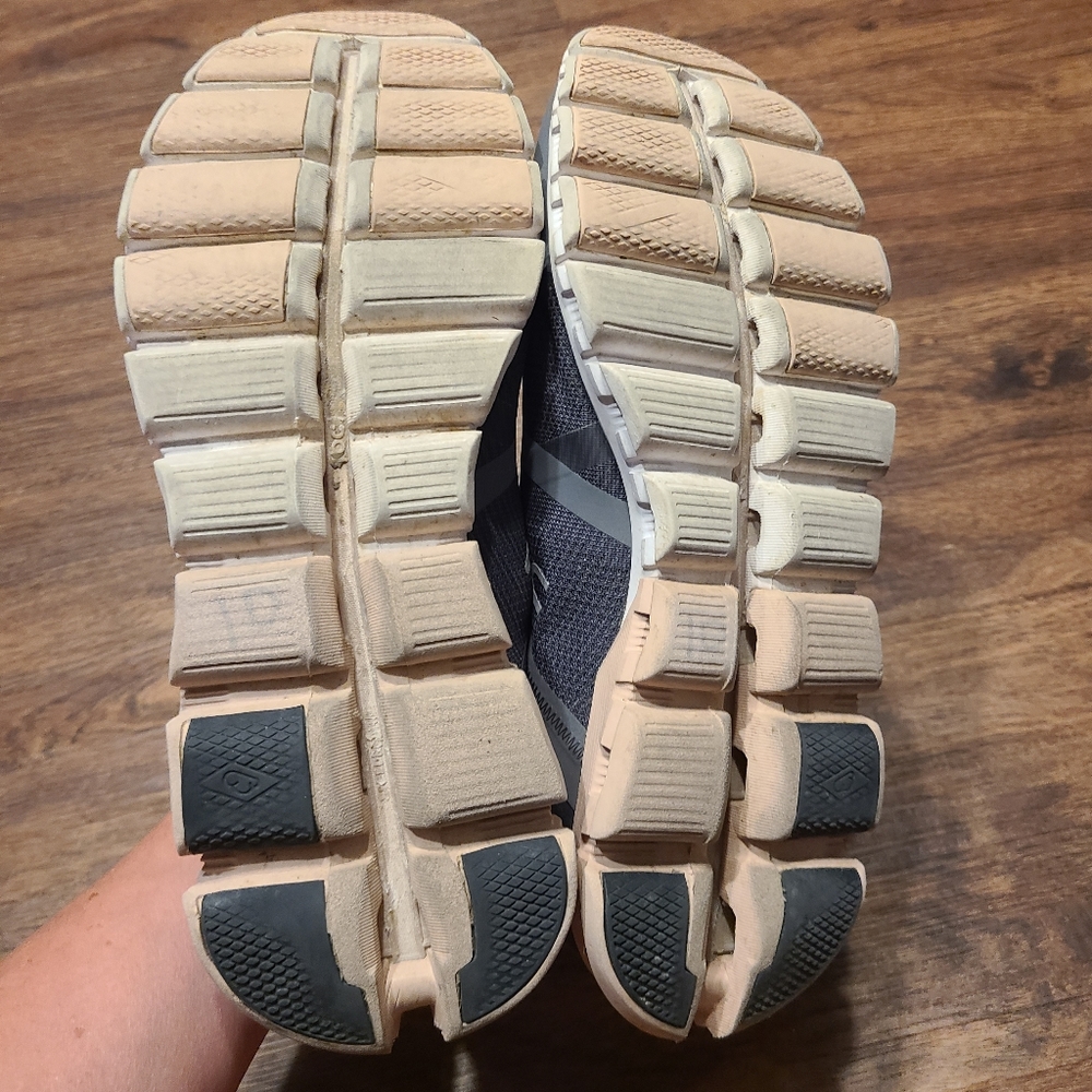 On Cloud Cloudflow Mesh Rock Rose Running Shoes 9… - image 6